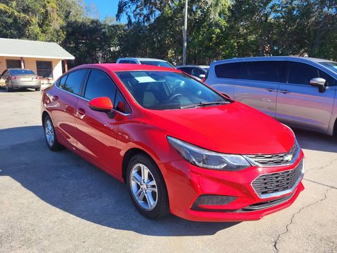 Used 2018 Chevrolet Cruze LT w/ LT Fleet Convenience Package FWD image 9