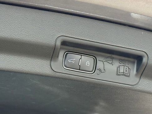 Certified 2024 Ford Explorer XLT AWD/4WD image 28