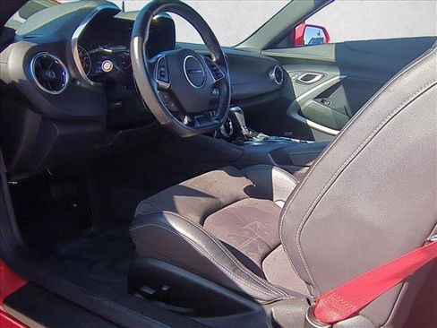 Used 2023 Chevrolet Camaro LT w/ Technology Package image 11