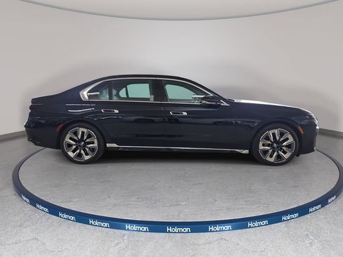 Used 2023 BMW i7 xDrive60 AWD/4WD image 6