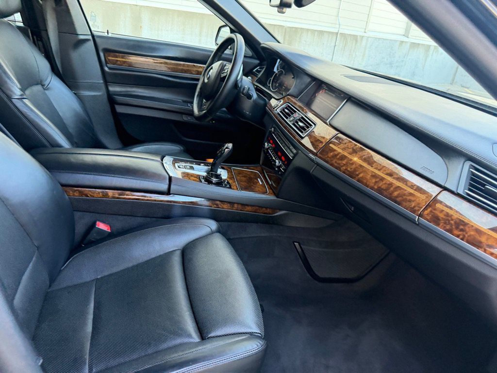 Used 2014 BMW 750Li xDrive AWD/4WD image 34