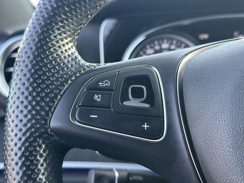 Used 2017 Mercedes-Benz E 300 4MATIC image 31