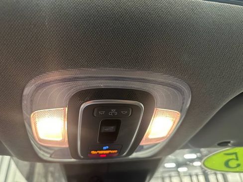 Used 2025 Hyundai Elantra SEL FWD image 33
