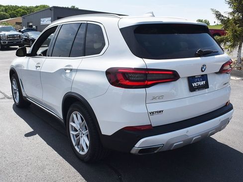 Used 2021 BMW X5 xDrive40i w/ Convenience Package AWD/4WD image 3