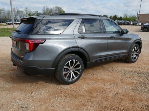 New 2026 Ford Explorer ST-Line image 5