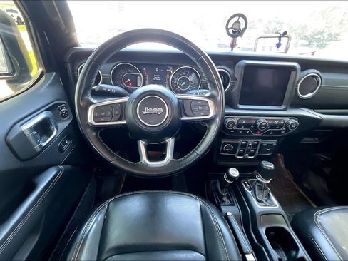 Used 2022 Jeep Gladiator Overland w/ Popular Equipment Package AWD/4WD image 5