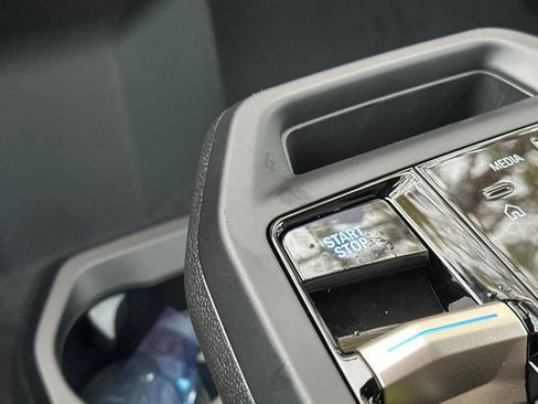 Used 2026 BMW iX xDrive45 AWD/4WD image 18