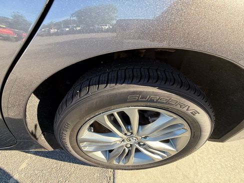 Used 2015 Toyota Camry SE FWD image 26