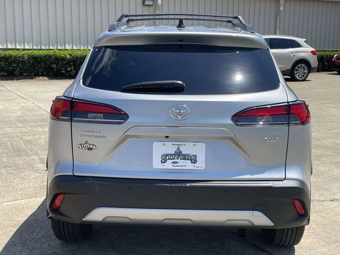 Used 2026 Toyota Corolla Cross XLE FWD image 4