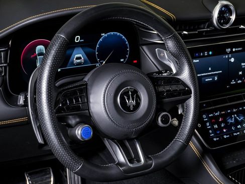 Certified 2024 Maserati Grecale Trofeo image 20