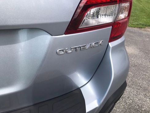 Used 2018 Subaru Outback 2.5i Limited AWD/4WD image 42
