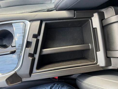 Used 2019 Buick Enclave Essence FWD image 30