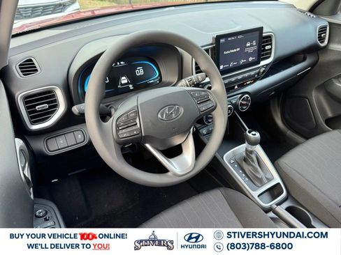 New 2026 Hyundai Venue SE image 2