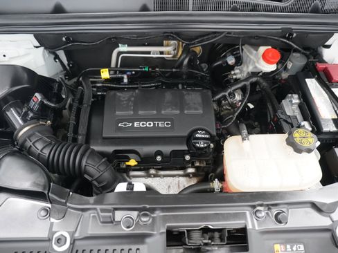 Used 2020 Chevrolet Trax LT w/ LT Convenience Package image 26