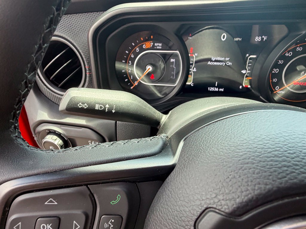 Certified 2025 Jeep Wrangler Unlimited Rubicon w/ Convenience Group AWD/4WD image 38