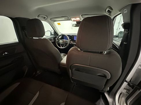 Used 2025 Chevrolet TrailBlazer LS w/ LS Convenience Package AWD/4WD image 24