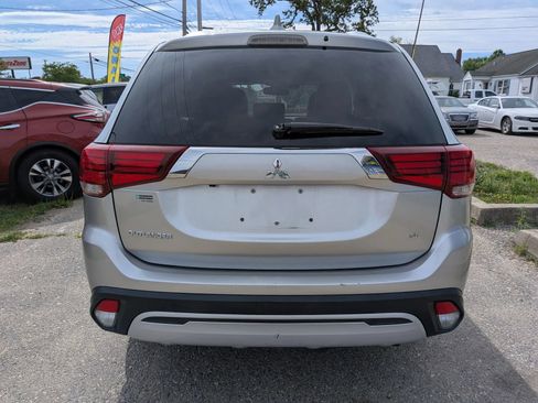 Used 2020 Mitsubishi Outlander SE FWD image 5
