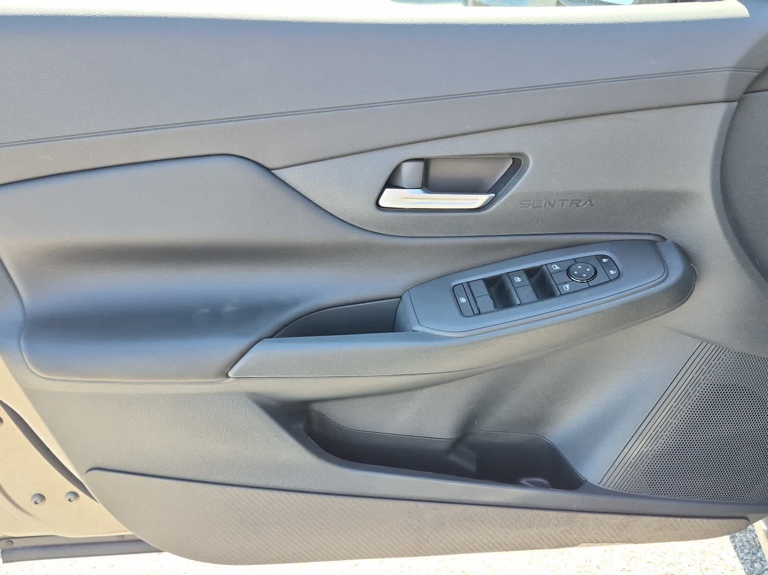 Used 2026 Nissan Sentra SV w/ SV Convenience Package FWD image 9