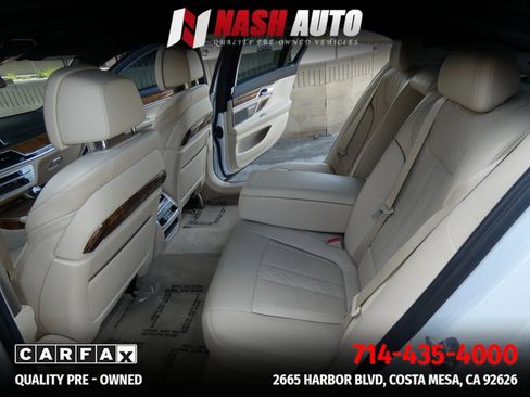 Used 2018 BMW 750i RWD image 46