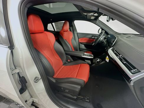 Used 2025 BMW X2 xDrive28i w/ Technology Package image 34