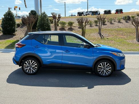 Used 2023 Nissan Kicks SV image 6