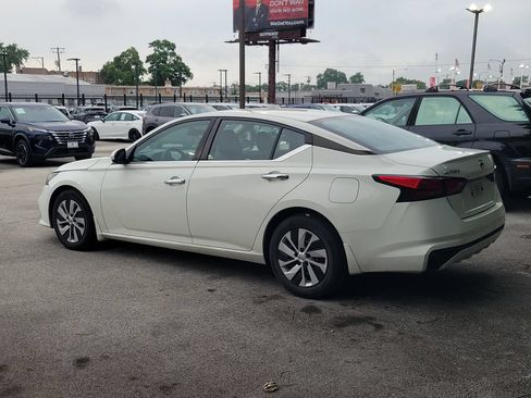 Used 2022 Nissan Altima 2.5 S FWD image 3