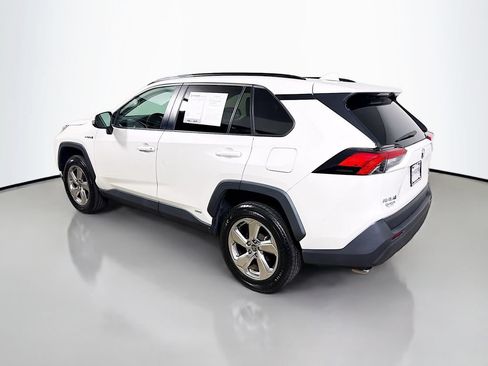 Certified 2021 Toyota RAV4 XLE Premium AWD/4WD image 5