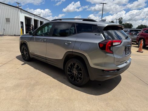 Used 2023 GMC Terrain SLE w/ Driver Convenience Package AWD/4WD image 28