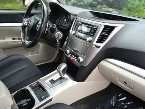 Used 2012 Subaru Outback 2.5i Premium w/ All-Weather Pkg image 24