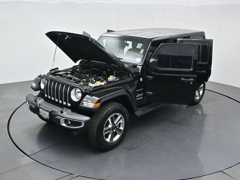 Used 2020 Jeep Wrangler Unlimited Sahara image 38