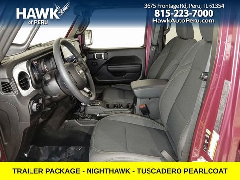 Used 2024 Jeep Gladiator Sport image 10