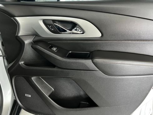 Used 2018 Chevrolet Traverse LT FWD image 32