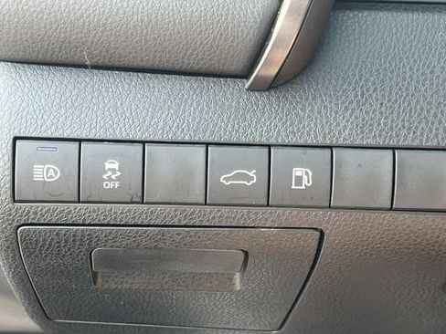 Used 2018 Toyota Camry SE w/ Audio Package FWD image 35