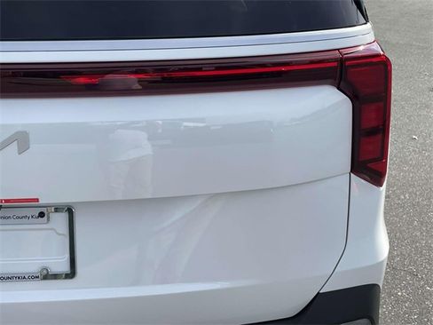 New 2026 Kia Carnival LXS image 11