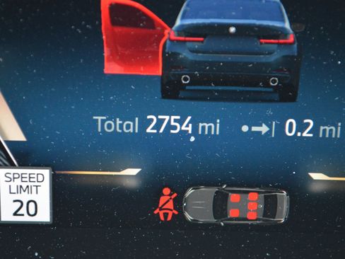 Used 2025 BMW 330i Sedan w/ Convenience Package image 16