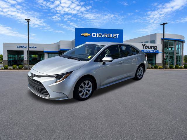 Used 2025 Toyota Corolla LE FWD image 3