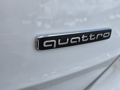 Used 2025 Audi Q3 2.0T Premium w/ Convenience Package image 10