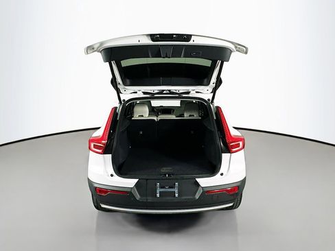 Used 2021 Volvo XC40 T4 Momentum FWD image 28
