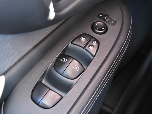 Used 2023 Nissan Murano SV image 32