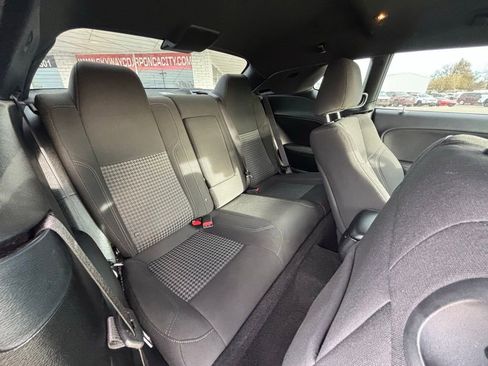 Used 2023 Dodge Challenger SXT image 9