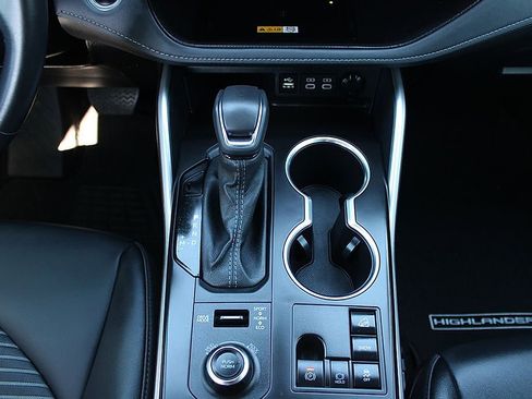 Used 2025 Toyota Highlander XSE image 21