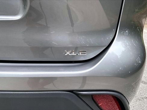 Used 2025 Toyota Highlander XLE AWD/4WD image 21
