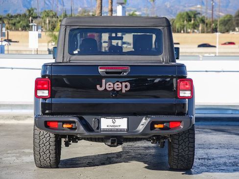Certified 2022 Jeep Gladiator Mojave w/ Cold Weather Group image 8
