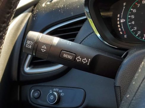 Used 2019 Chevrolet Trax LT w/ LT Convenience Package FWD image 18