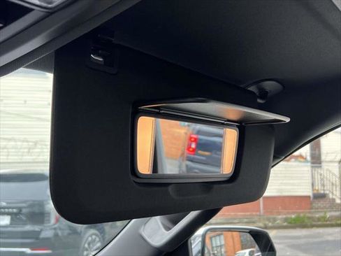 Used 2025 Chevrolet Suburban Premier image 35