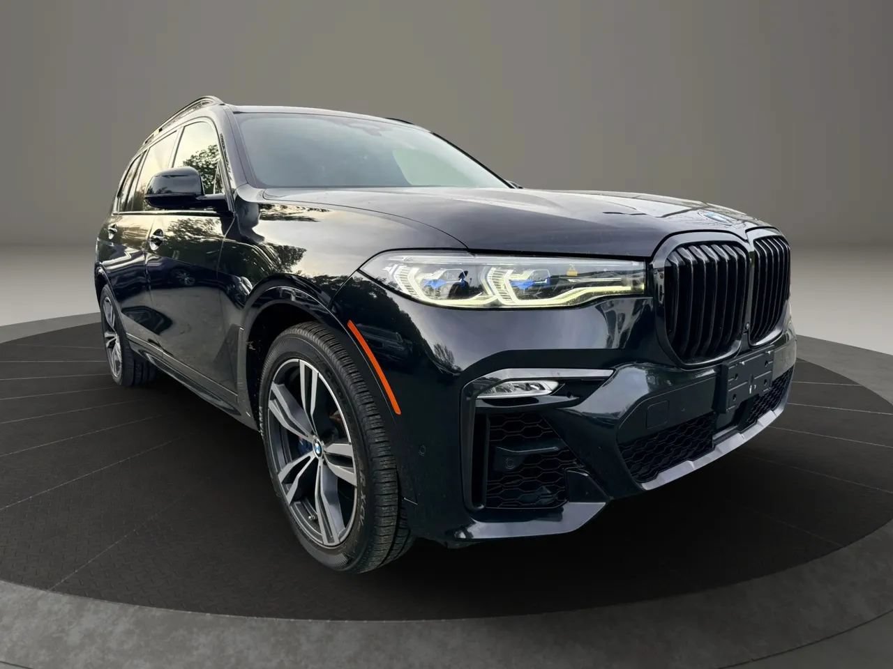 Used 2021 BMW X7 M50i AWD/4WD image 3