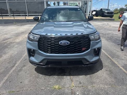 Used 2025 Ford Explorer ST w/ Sun And Sound Package AWD/4WD image 4