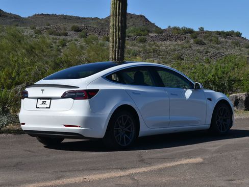 Used 2018 Tesla Model 3 Long Range image 7