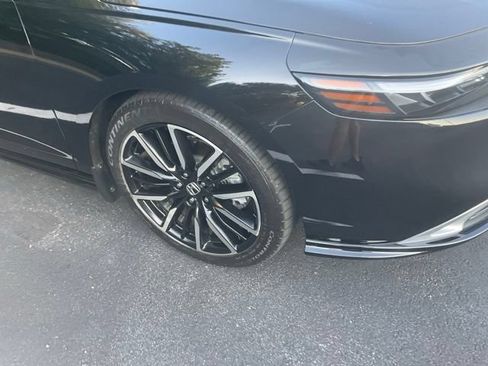 Used 2024 Honda Accord Touring image 3