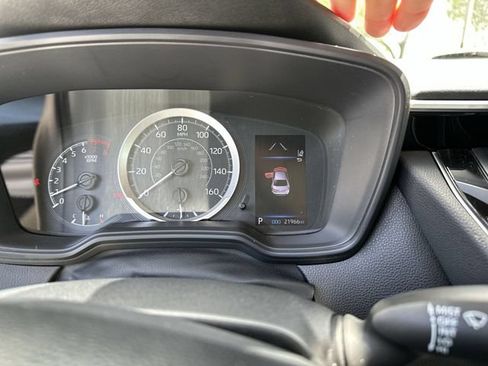Used 2021 Toyota Corolla LE FWD image 15